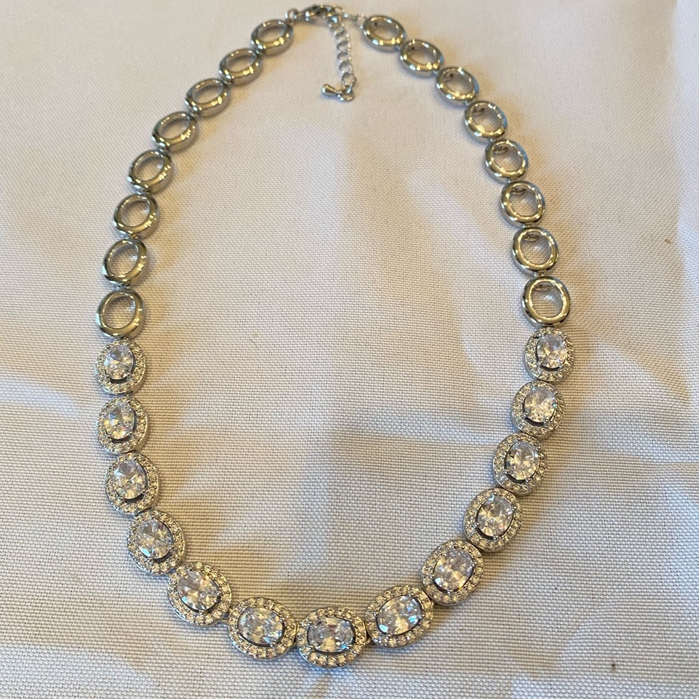 Statement Necklace!! Gemelli Oval Rhinestone Silver Choker!